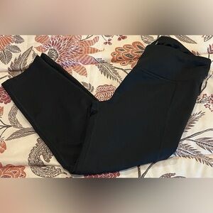 Saucony Black Scoot Series Leggings. Size M. FREE SHIPPING. 
GW
